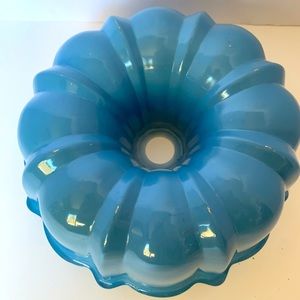Vintage Blue Bundt Pan
